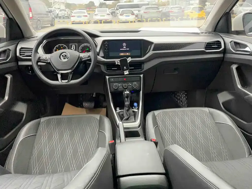 Volkswagen T-Cross — фото 10
