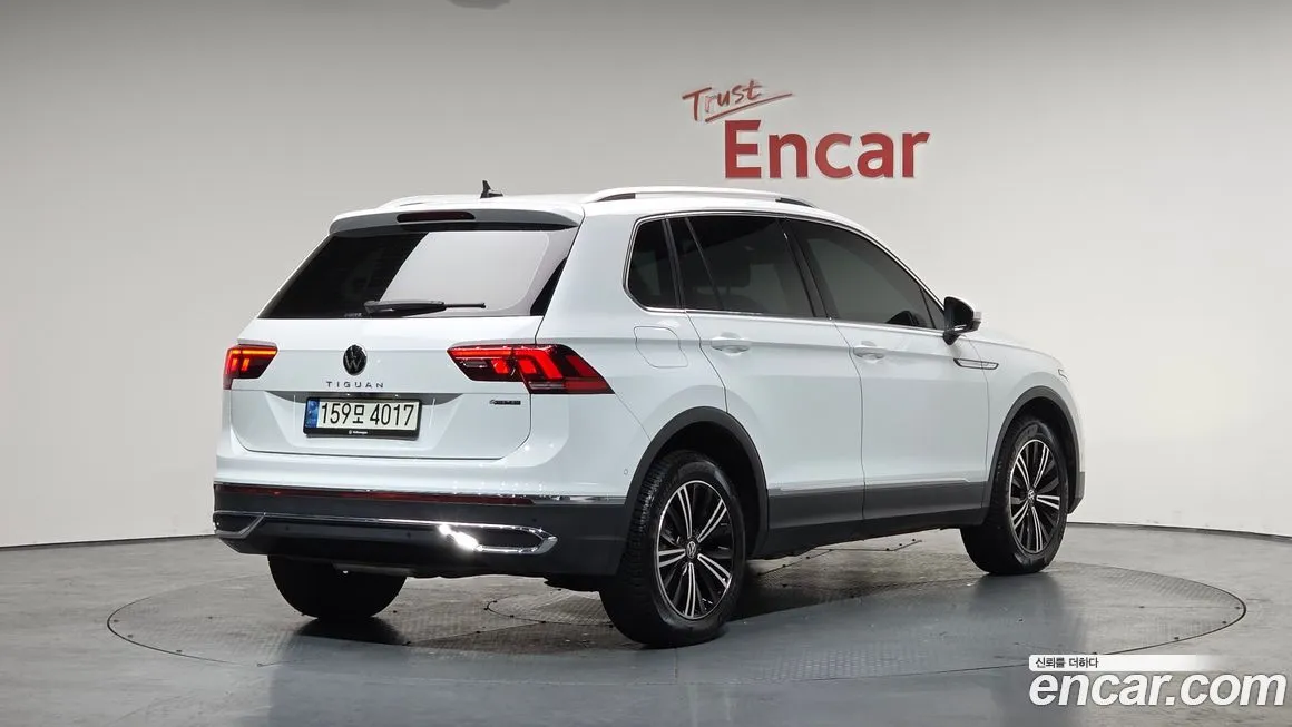 Volkswagen Tiguan — фото 8