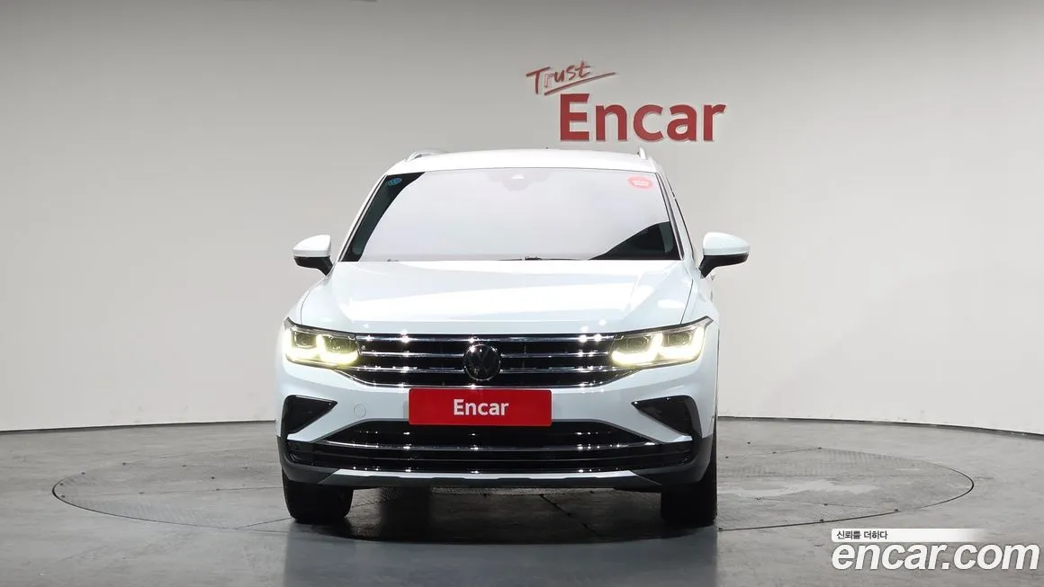Volkswagen Tiguan — фото 10