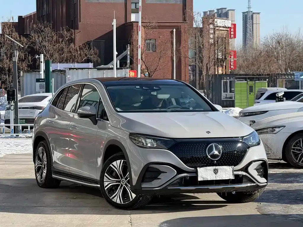 Mercedes-Benz EQE SUV — фото 7