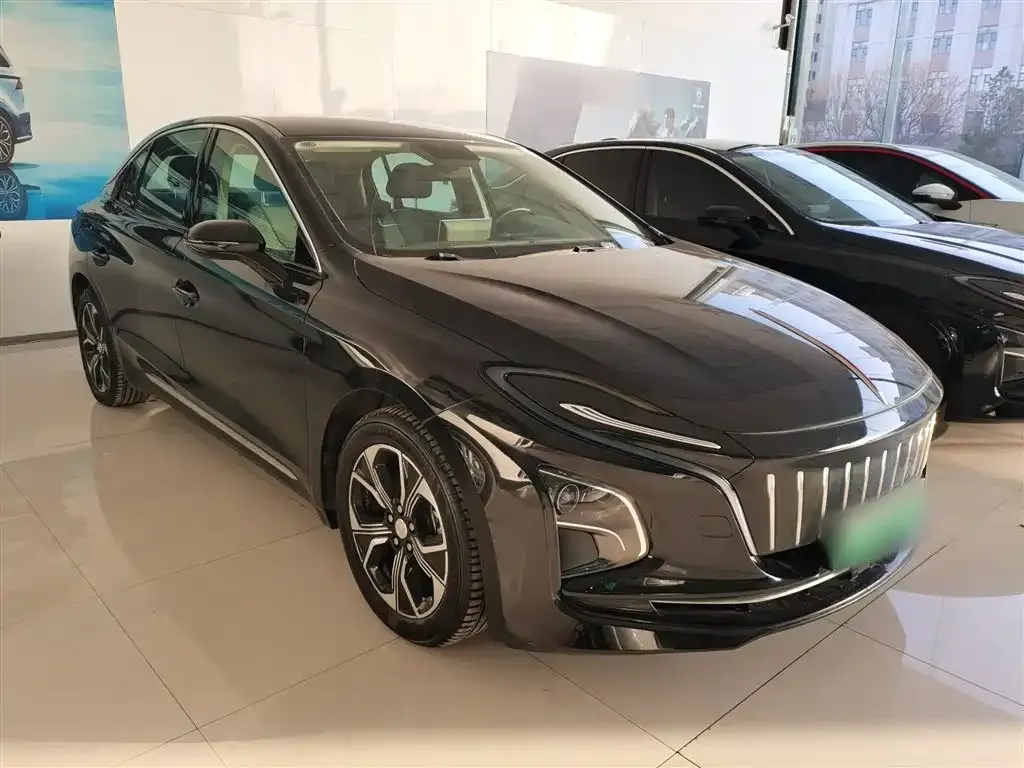 Hongqi E-QM5 — фото 10