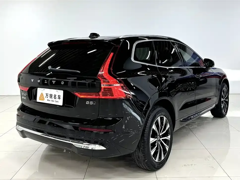 Volvo XC60 — фото 2