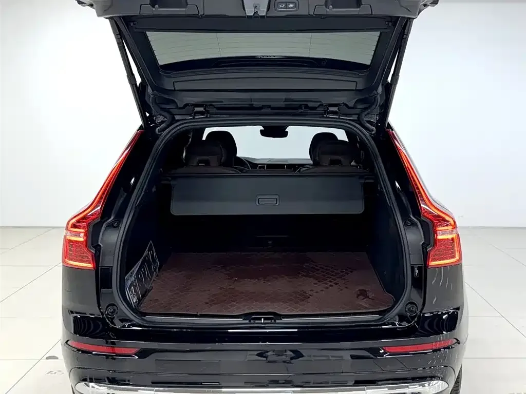 Volvo XC60 — фото 7