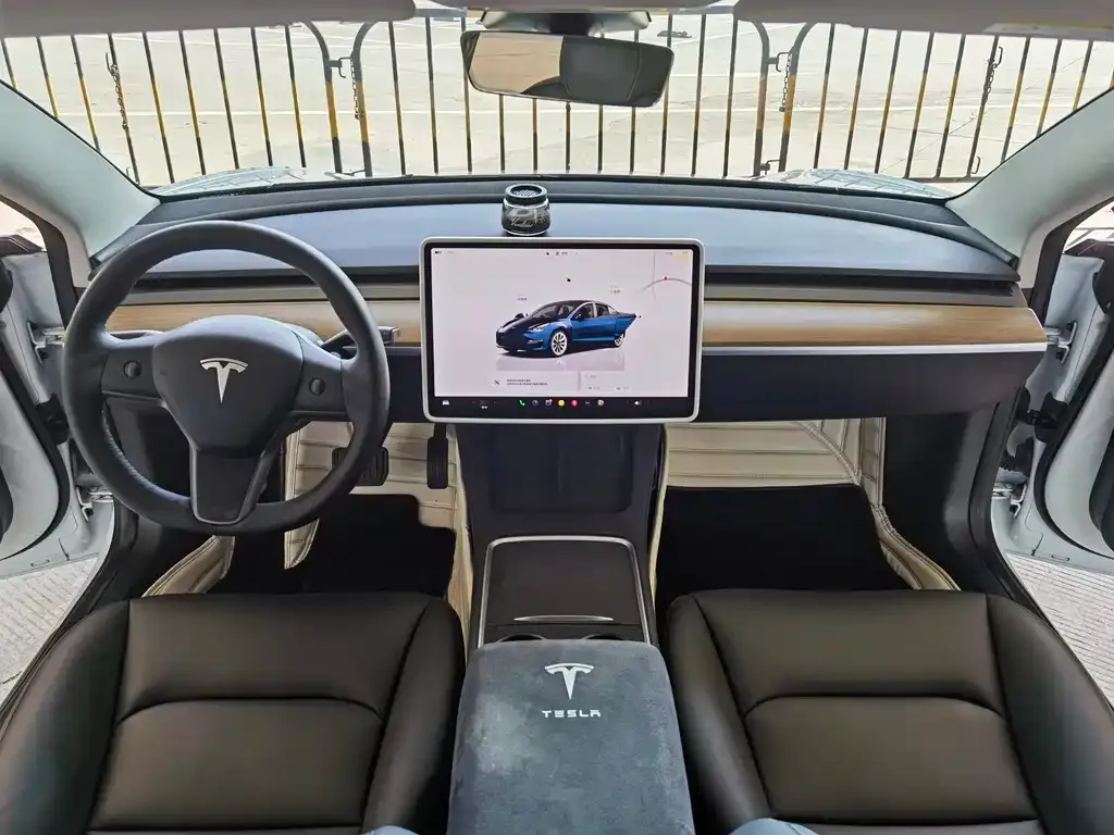 Tesla Model 3 — фото 6