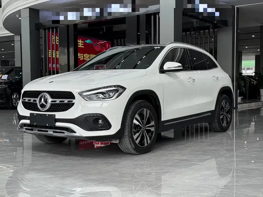 Mercedes-Benz GLA — фото 1