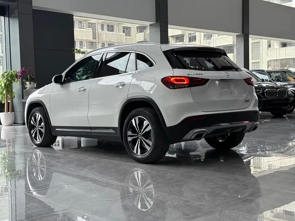 Mercedes-Benz GLA — фото 10