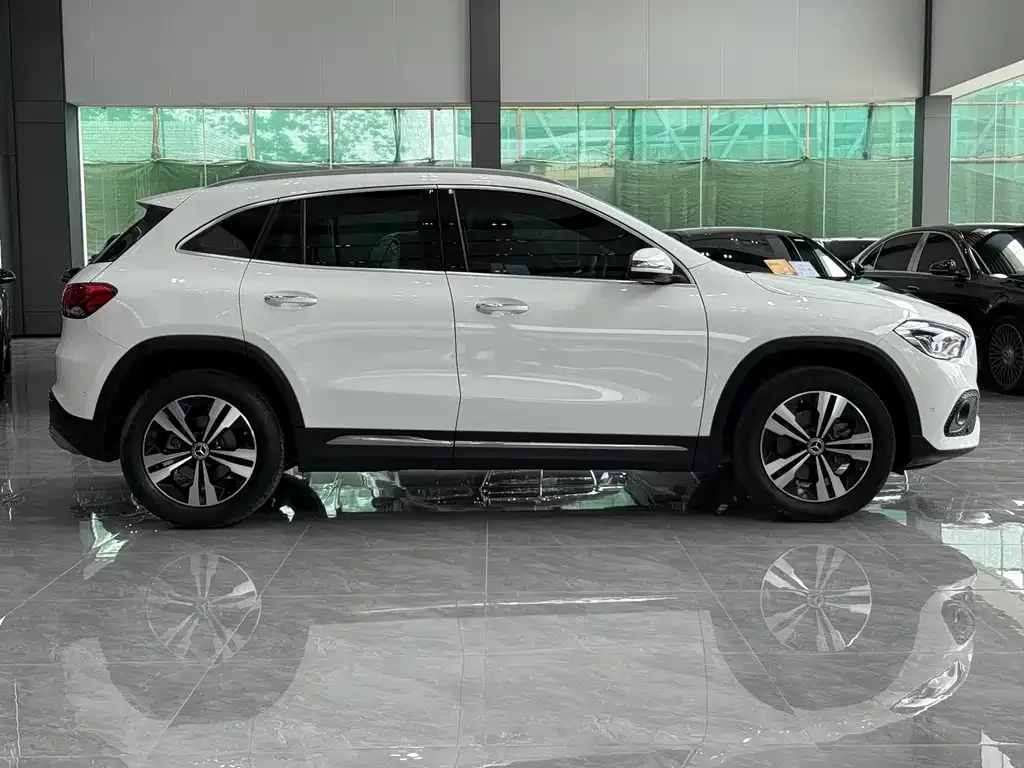 Mercedes-Benz GLA — фото 6