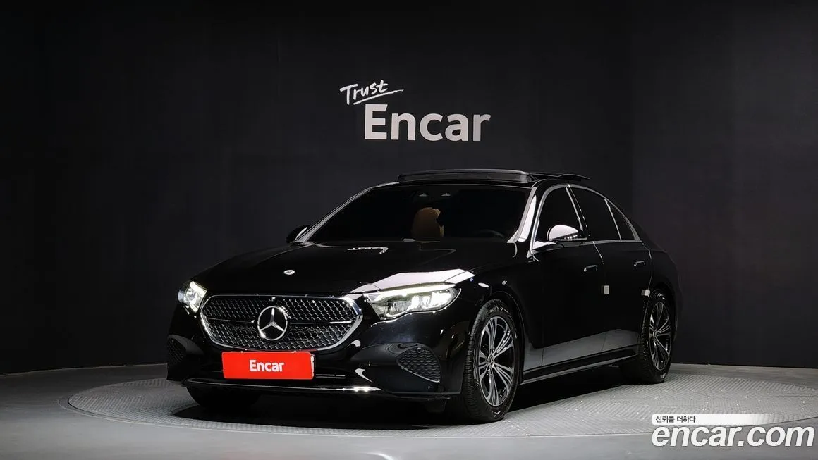 Mercedes-Benz E-Class — фото 1