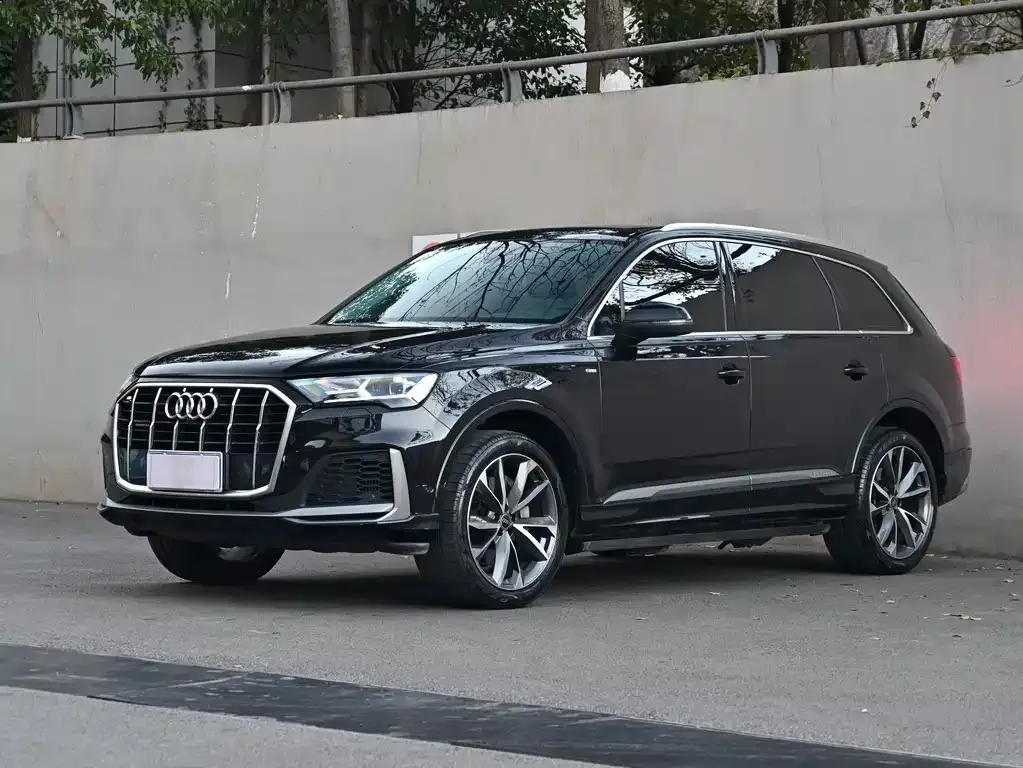 Audi Q7 — фото 1