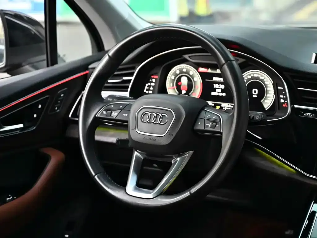 Audi Q7 — фото 3