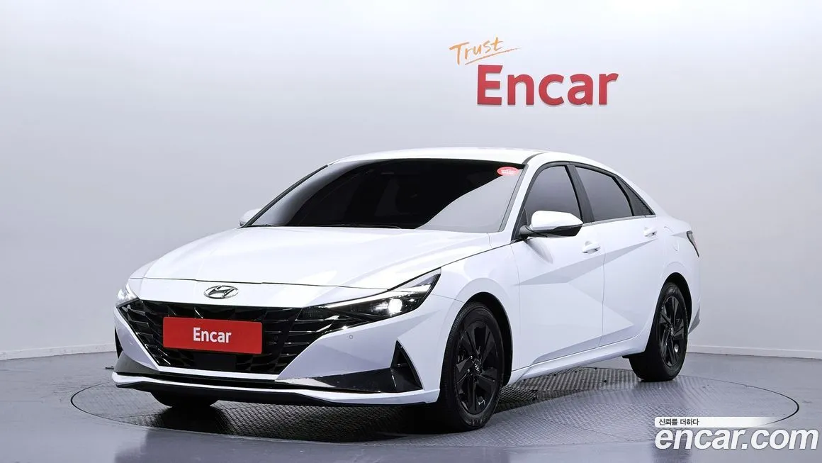 Hyundai AVANTE — фото 1
