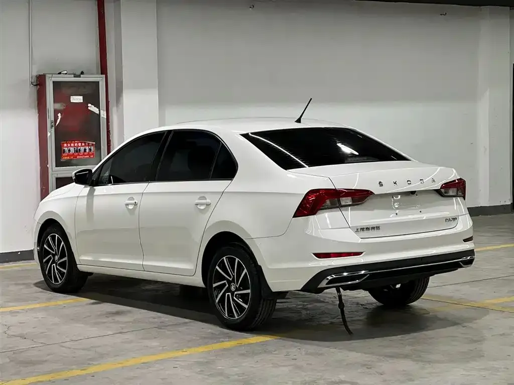 Skoda Rapid — фото 3