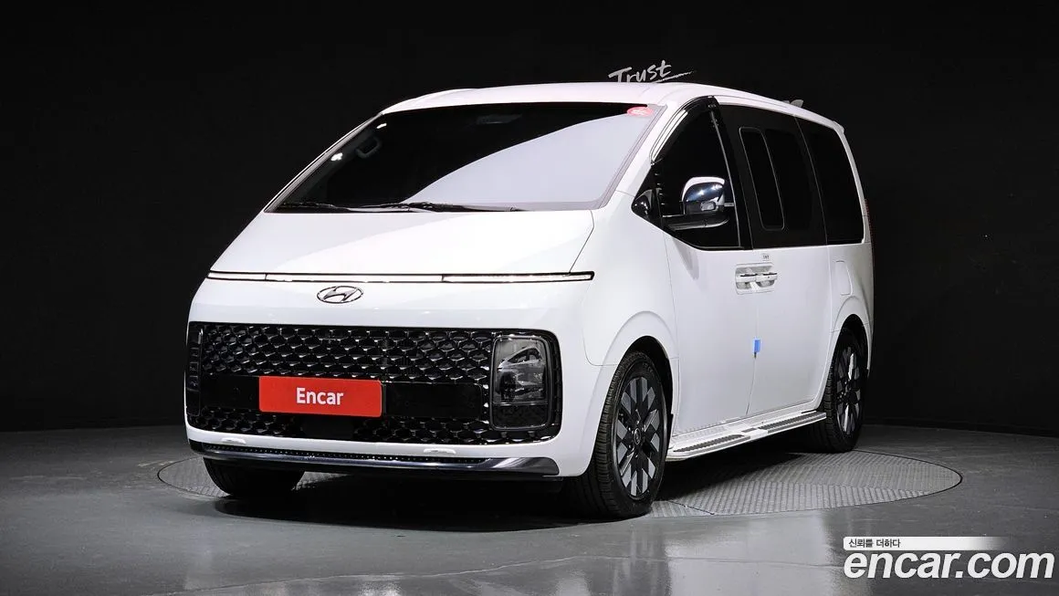 Hyundai Staria — фото 1