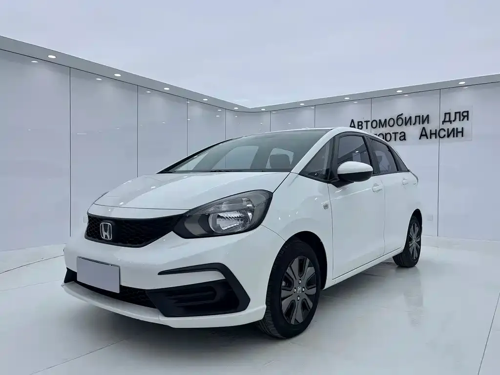 Honda Fit — фото 8