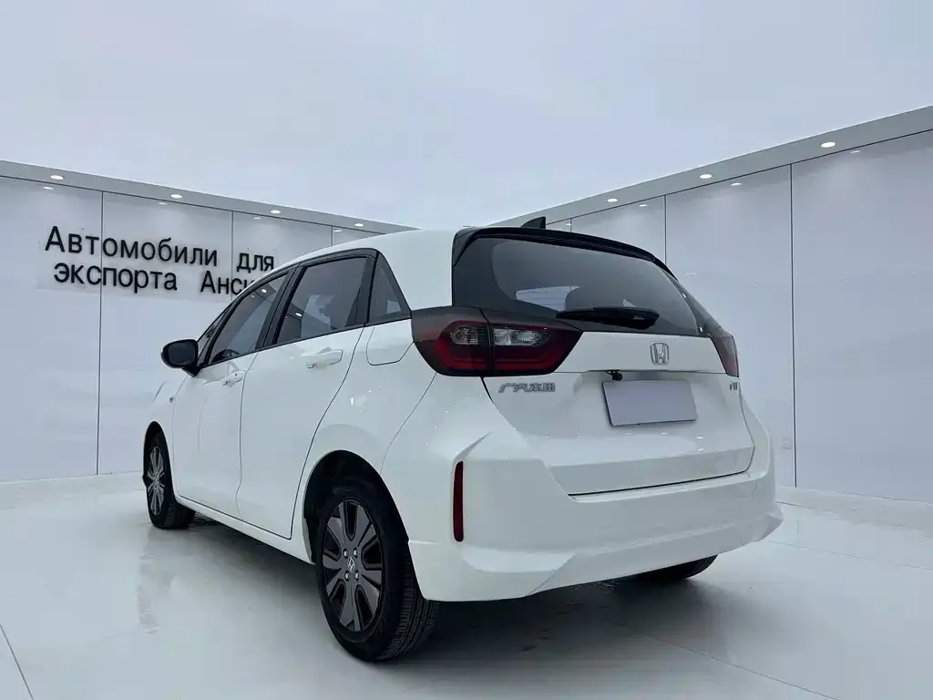 Honda Fit — фото 7