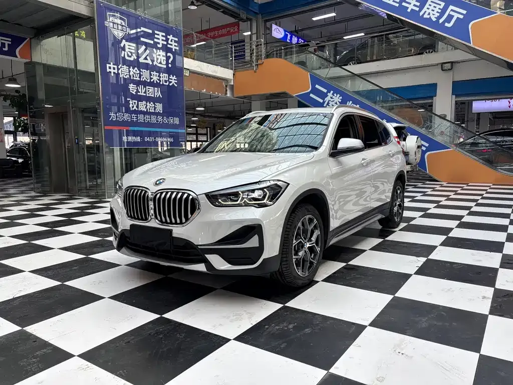 BMW X1 — фото 1