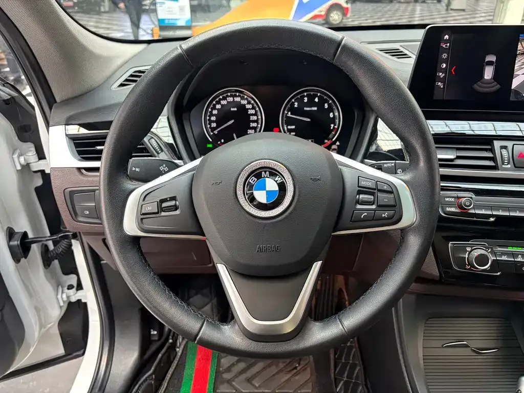 BMW X1 — фото 2
