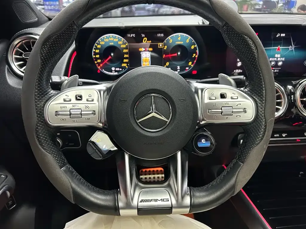 Mercedes-Benz GLB AMG — фото 3