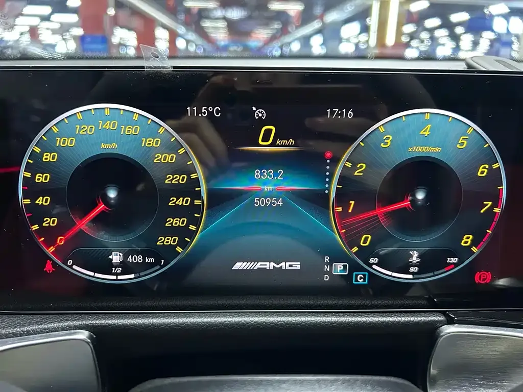 Mercedes-Benz GLB AMG — фото 2