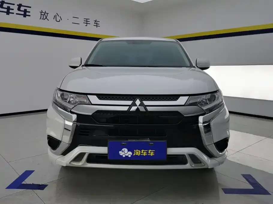 Mitsubishi Outlander — фото 2