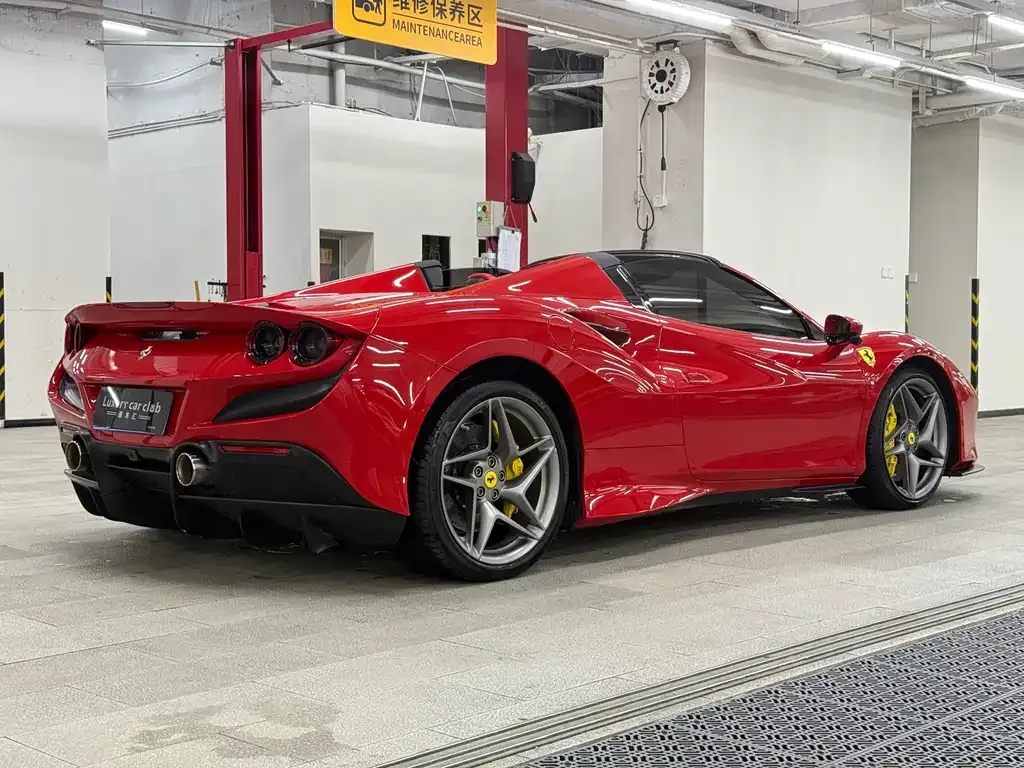 Ferrari F8 — фото 9