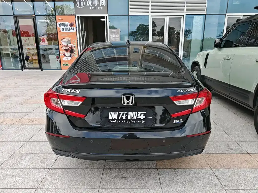 Honda Accord — фото 9
