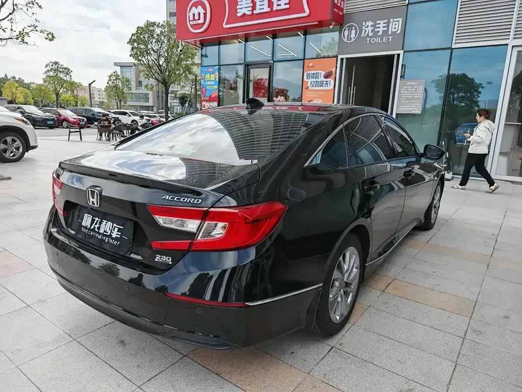 Honda Accord — фото 6