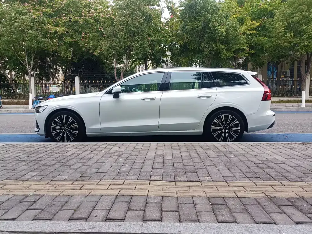 Volvo V60 — фото 6