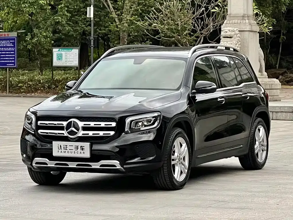 Mercedes-Benz GLB — фото 1