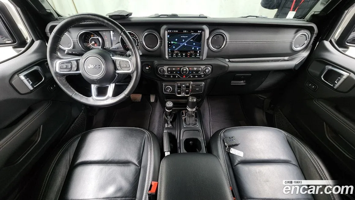 Jeep Wrangler — фото 7