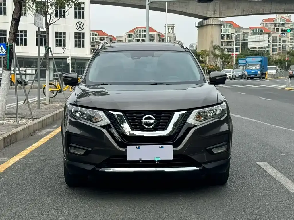 Nissan X-Trail — фото 8
