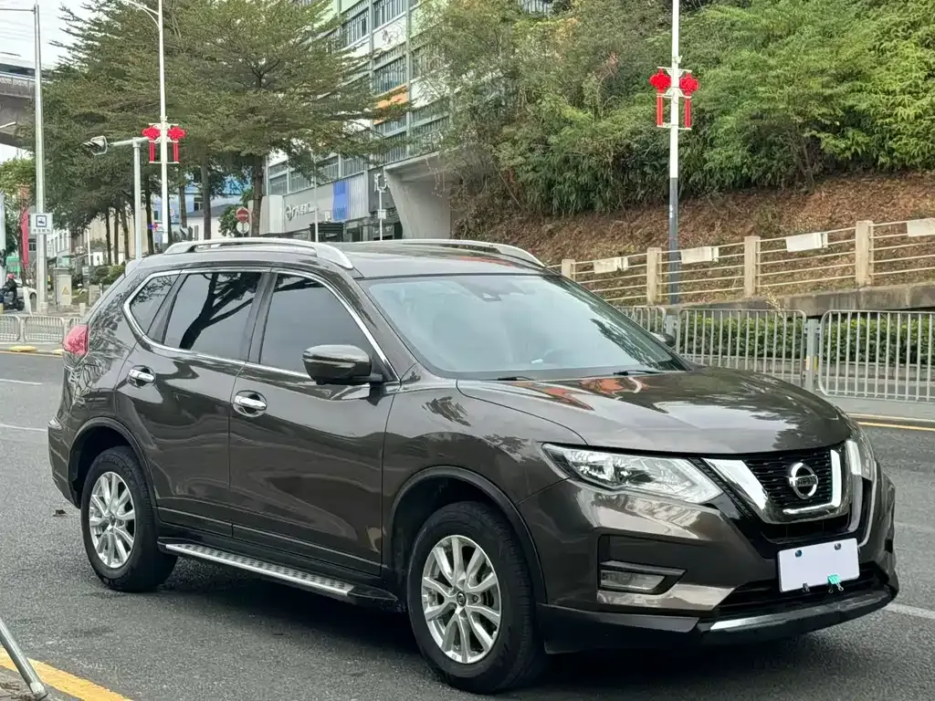 Nissan X-Trail — фото 7