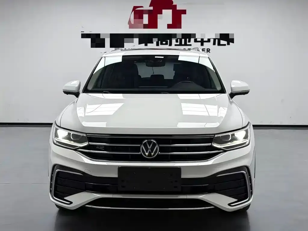 Volkswagen Tiguan L — фото 2