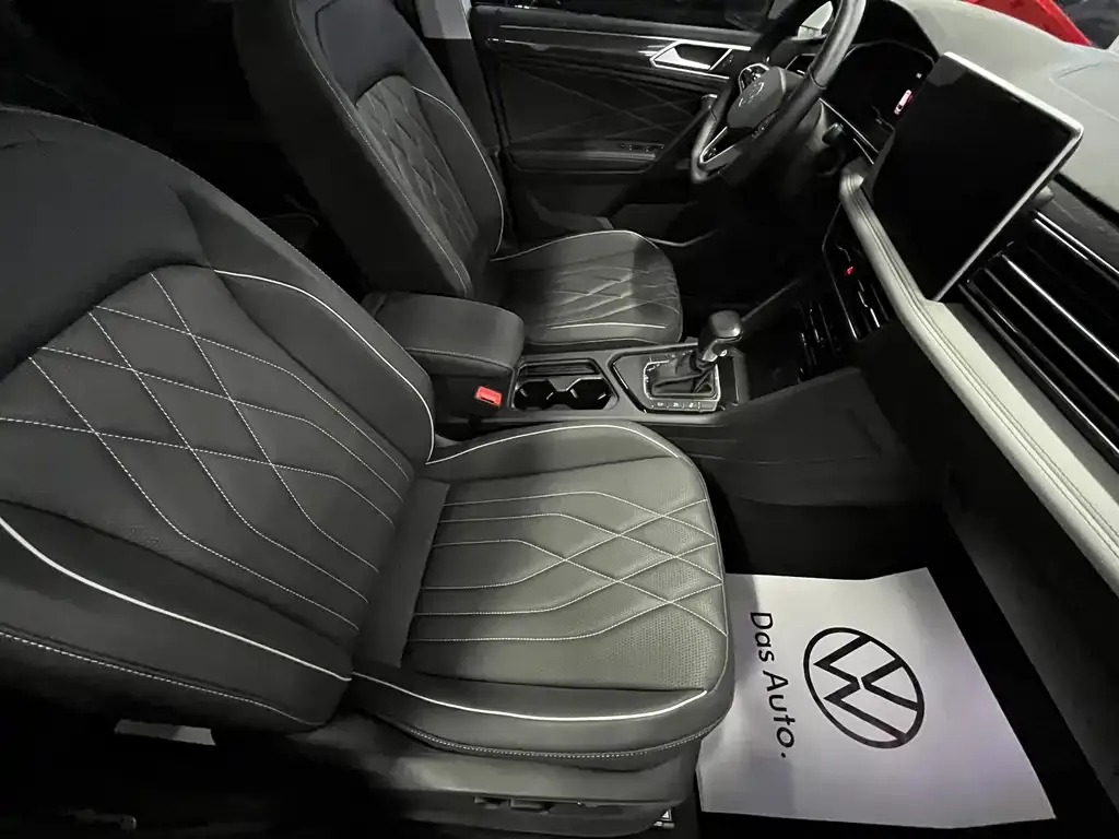 Volkswagen Tiguan L — фото 8