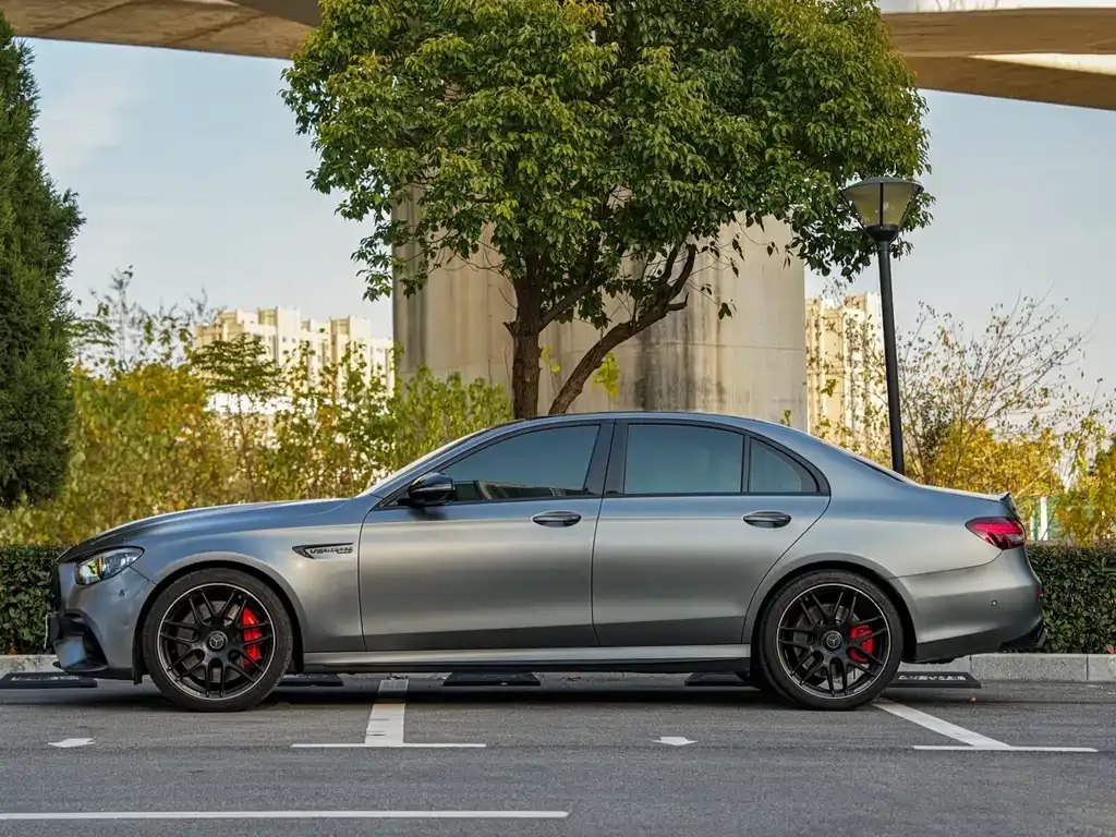 Mercedes-Benz E-Class AMG — фото 7