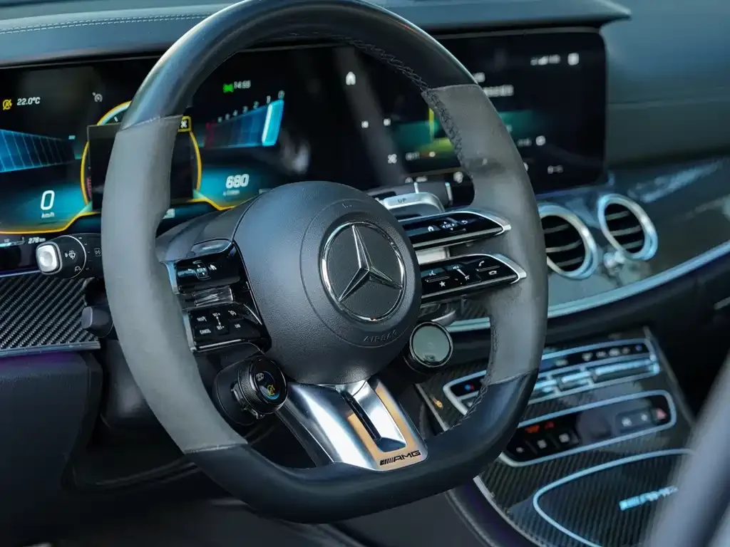 Mercedes-Benz E-Class AMG — фото 4