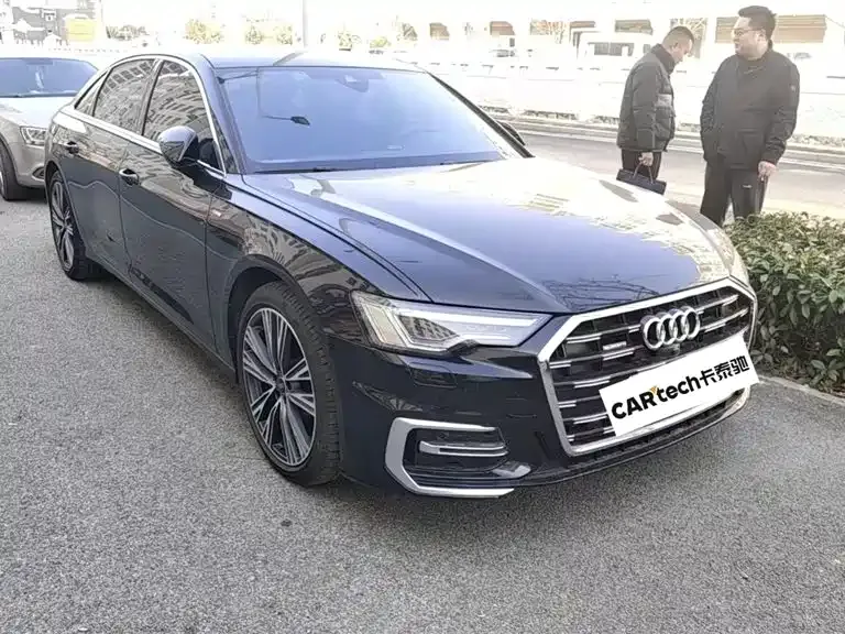 Audi A6L — фото 1