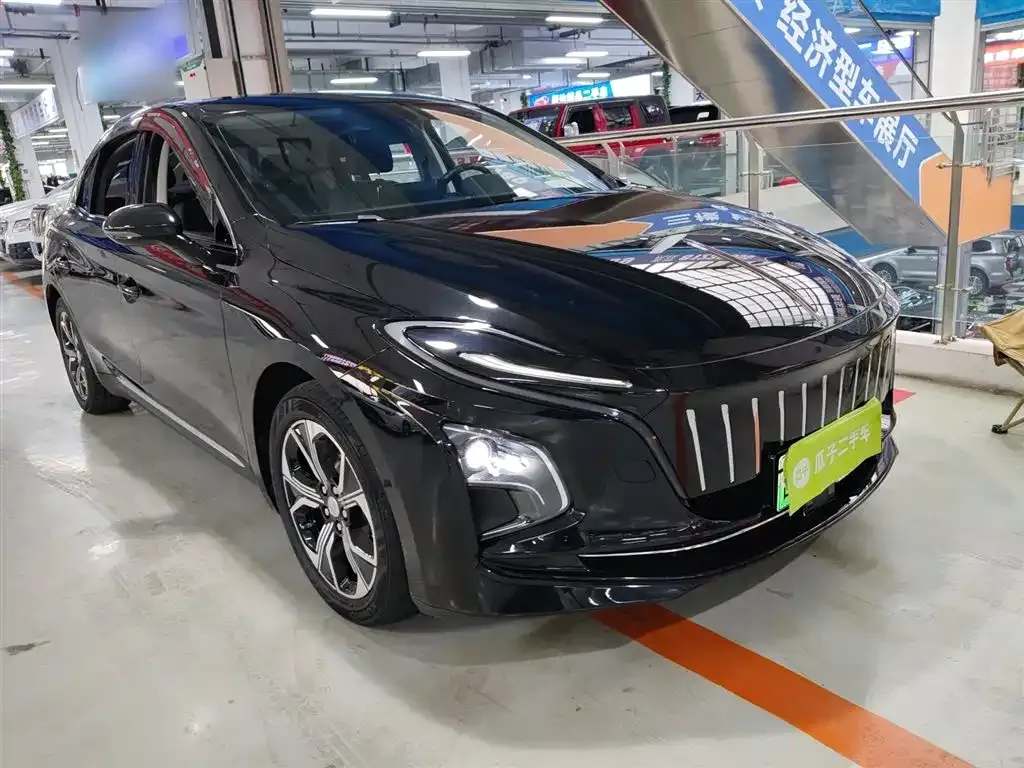 Hongqi E-QM5 — фото 9
