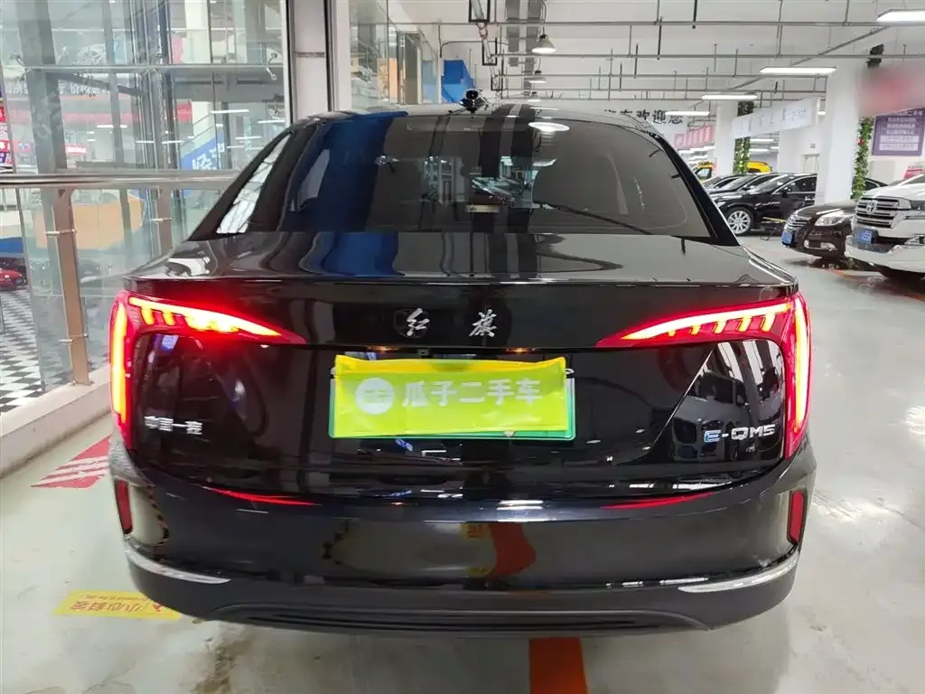 Hongqi E-QM5 — фото 7