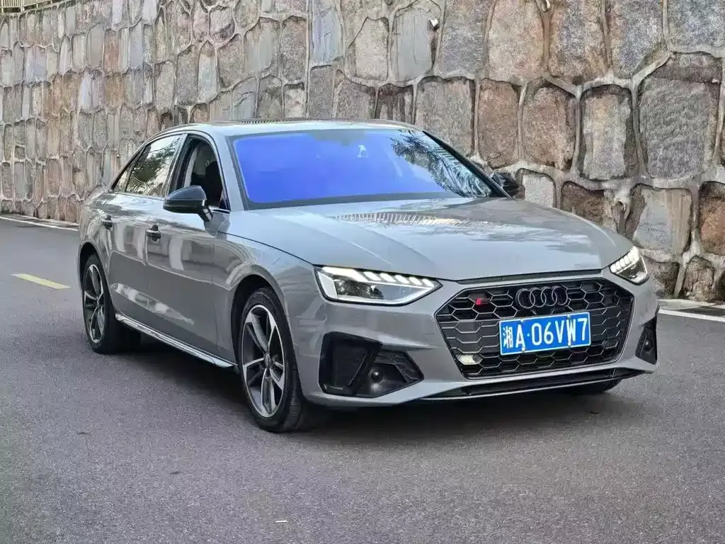 Audi A4L — фото 5
