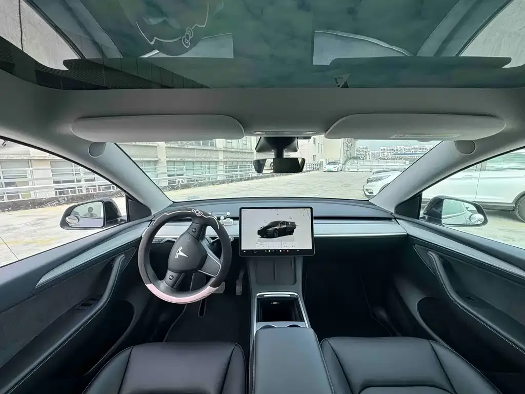 Tesla Model Y — фото 5