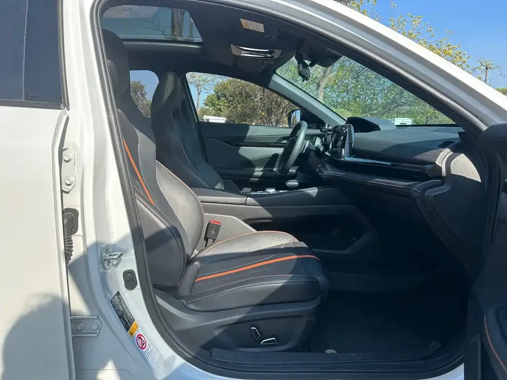 Changan UNI-V — фото 10