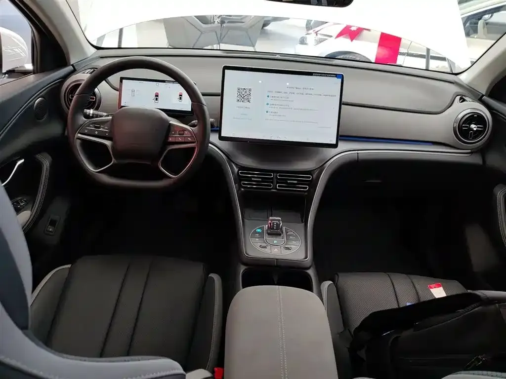 BYD Seal 05 DM-i — фото 9