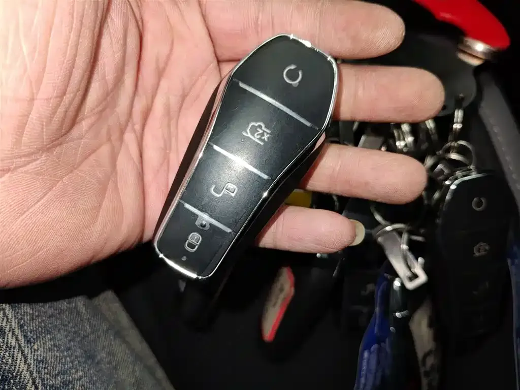 BYD Seal 05 DM-i — фото 10