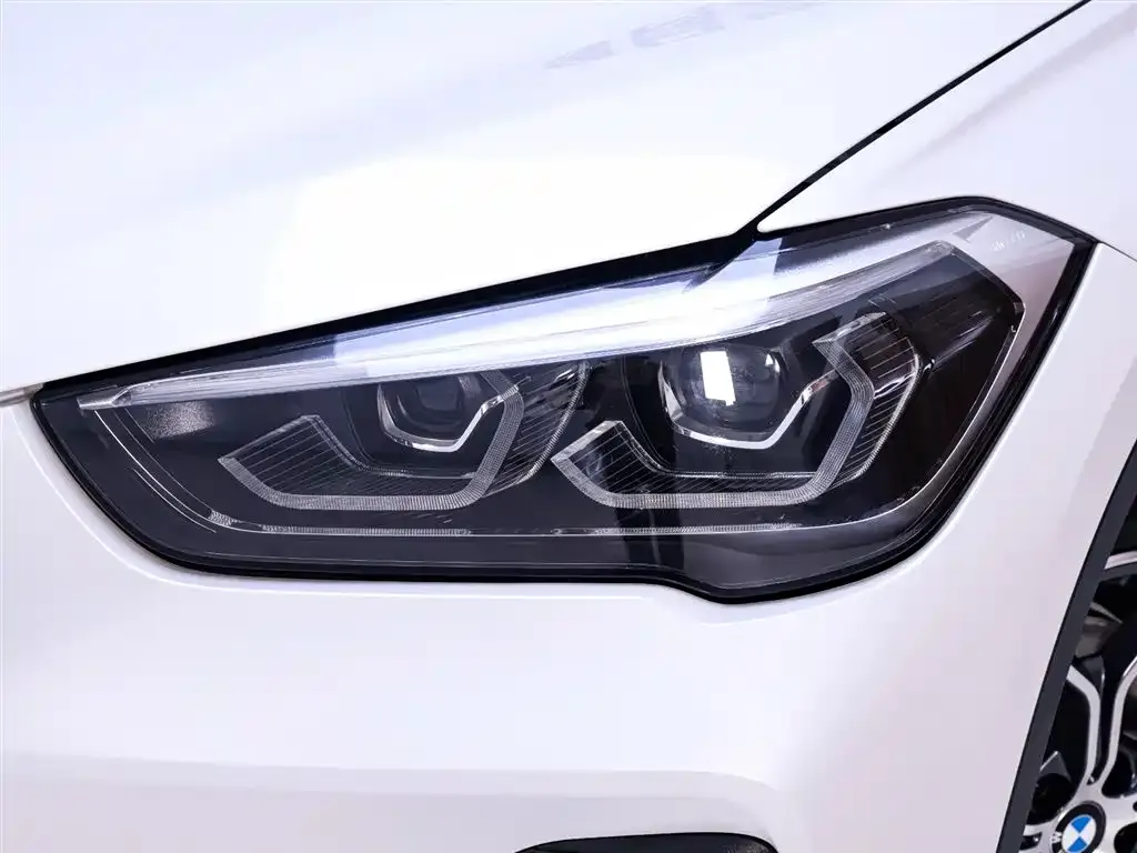 BMW X1 — фото 5
