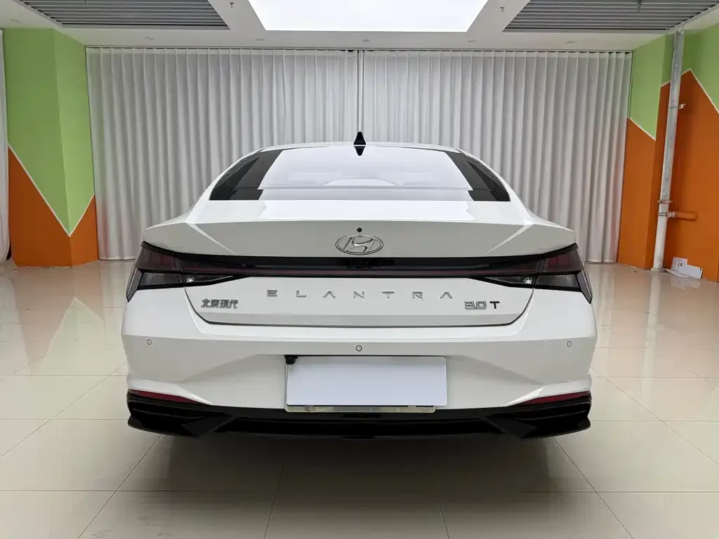 Hyundai Elantra — фото 6