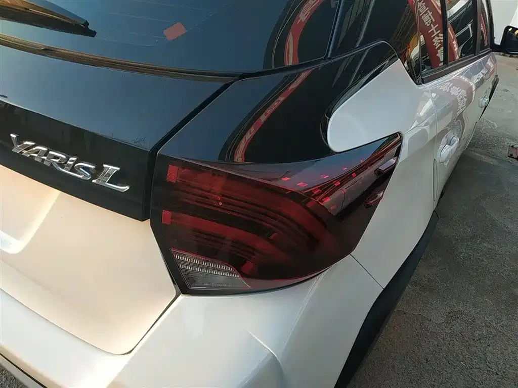 Toyota Yaris L — фото 6