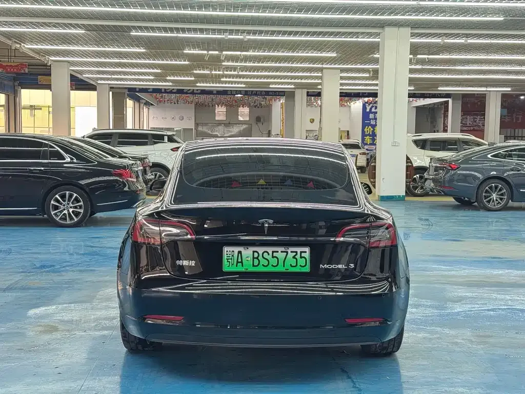 Tesla Model 3 — фото 10
