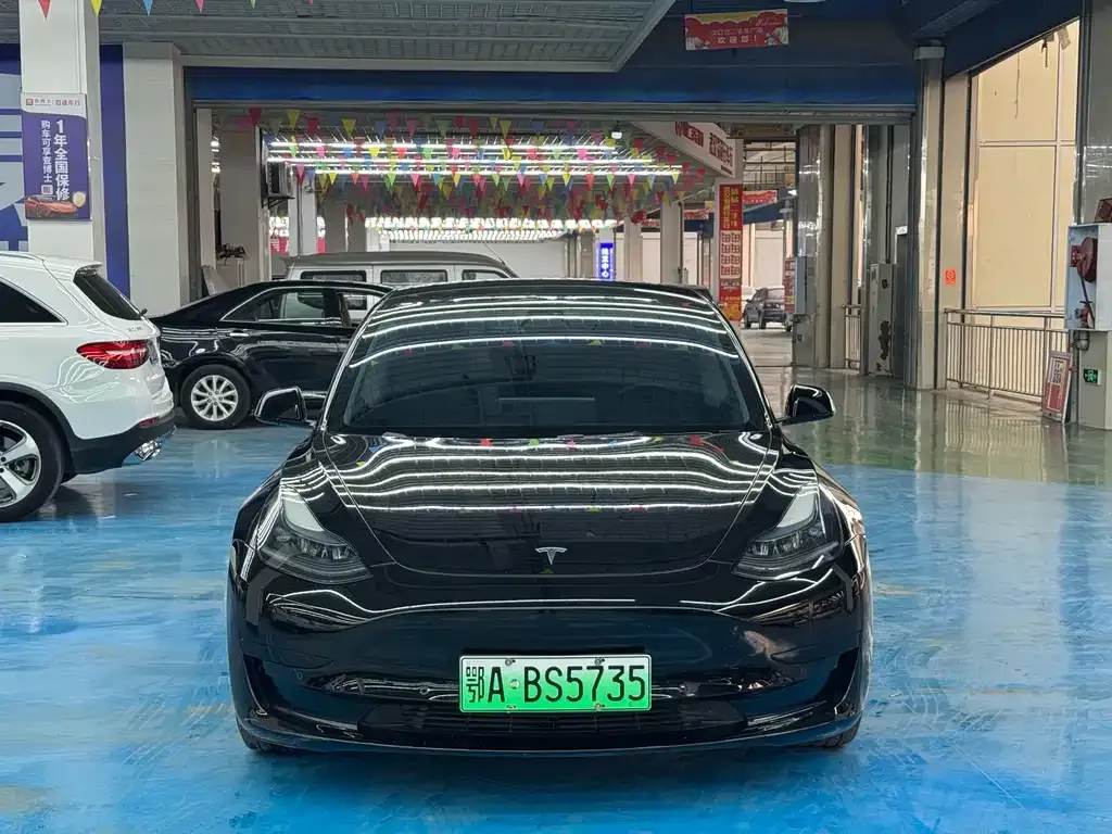 Tesla Model 3 — фото 2