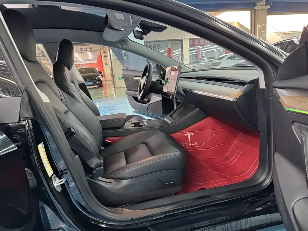 Tesla Model 3 — фото 6